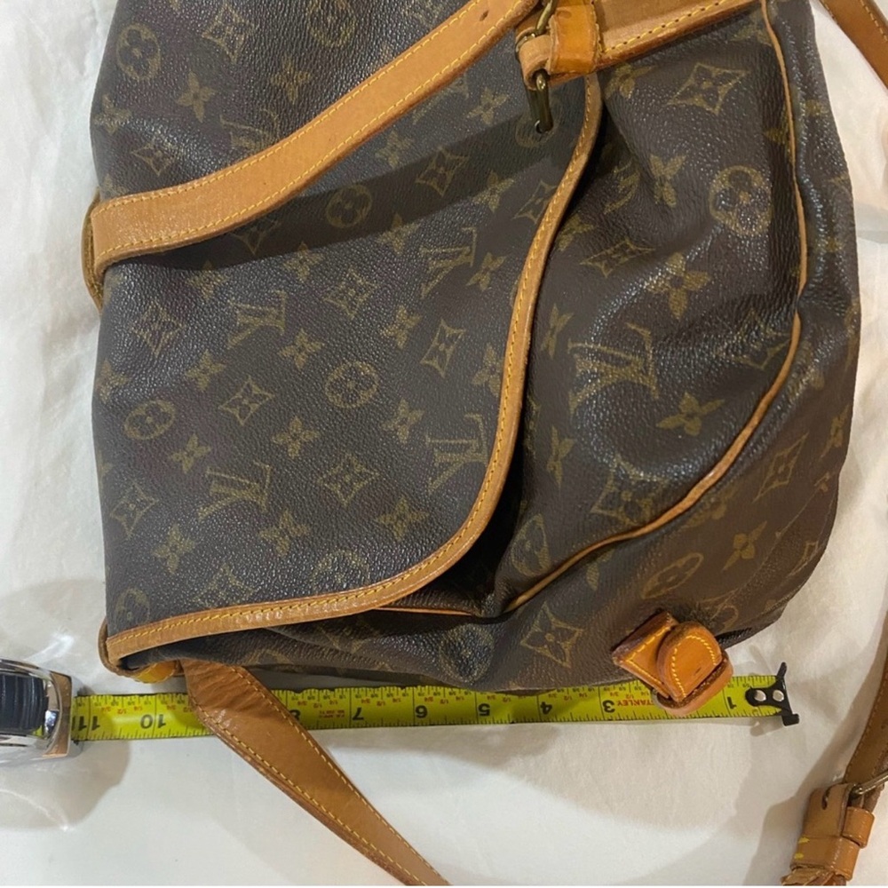 Louis Vuitton Saumer Monogram Tan and Brown Messenger Bag - Picture 16 of 17